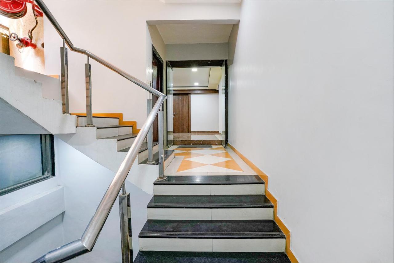 Fabexpress White House - Nr Midc Khargar Otel Koparpāda Dış mekan fotoğraf
